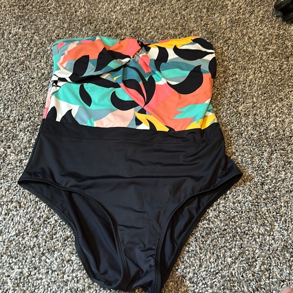 Skye One Piece swimsuit - Picture 1 of 3